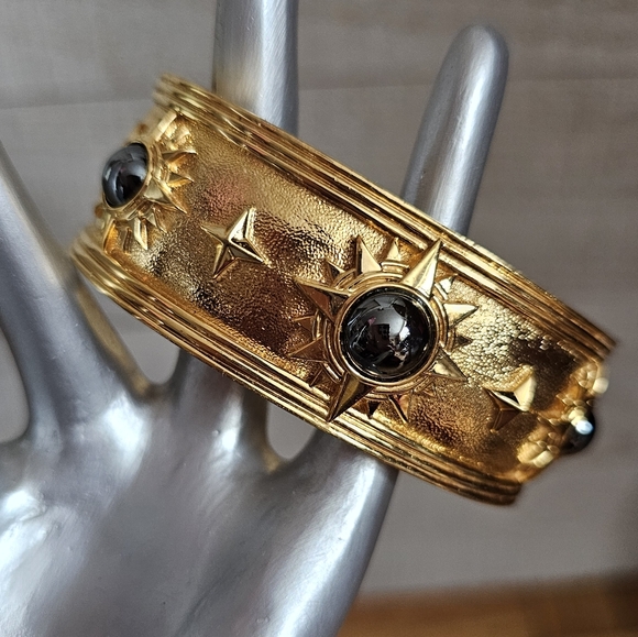 RARE 24k Plated Bangle Bracelet From Cabouchon. Vintage 1980's Bracelet. - Picture 8 of 16